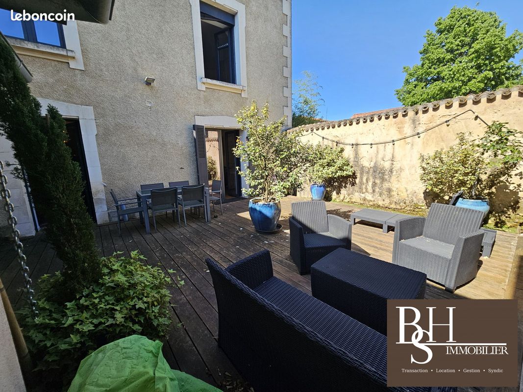 Maison 6 pièces 165 m² · à Vouillé · 165 m² · 285 000 €