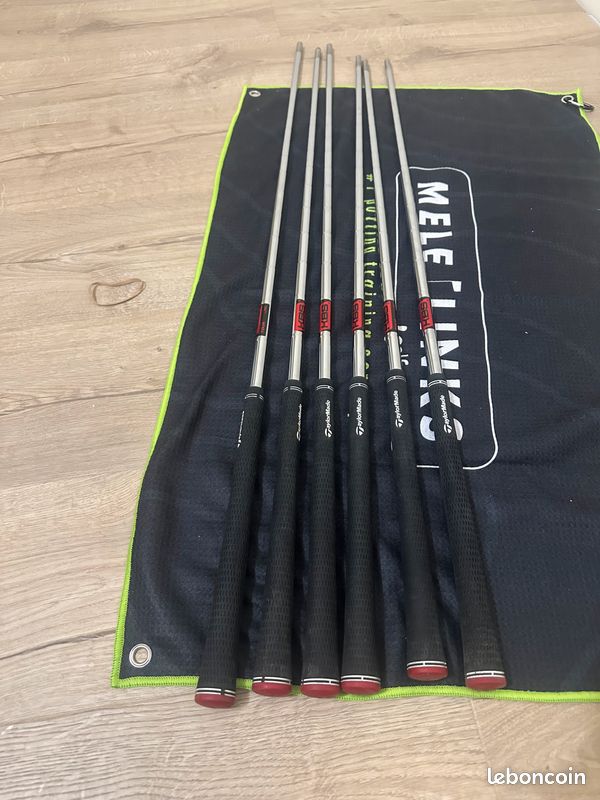 Flex rigide neuf 500 $ KBS série personnalisée rouge et noir