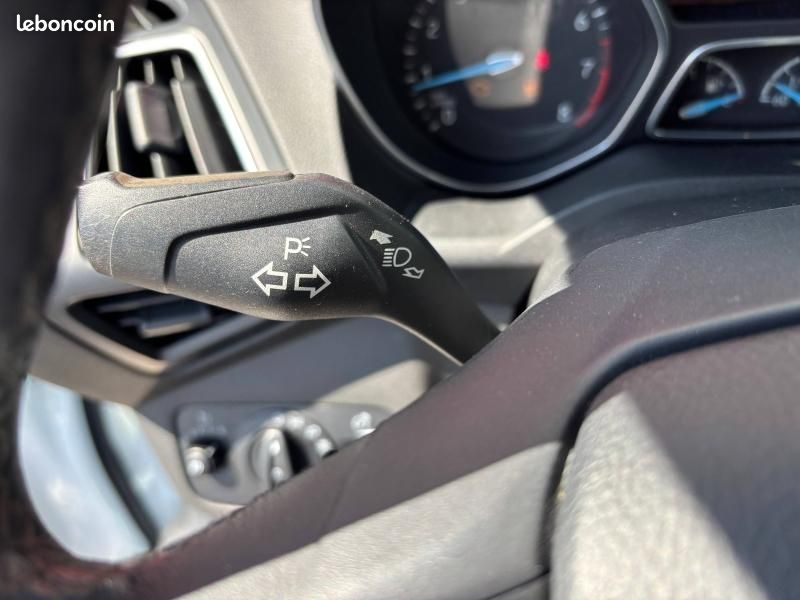 Ford C-MAX 1.0 EcoBoost 125ch Stop&Start Titanium (image 15)