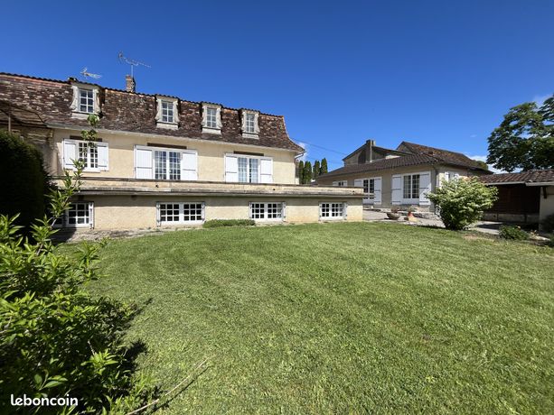Propriété 10 pièces 247 m²
