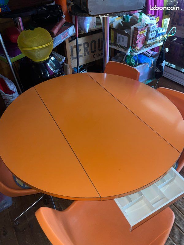 Table et chaises vintage (image 1)