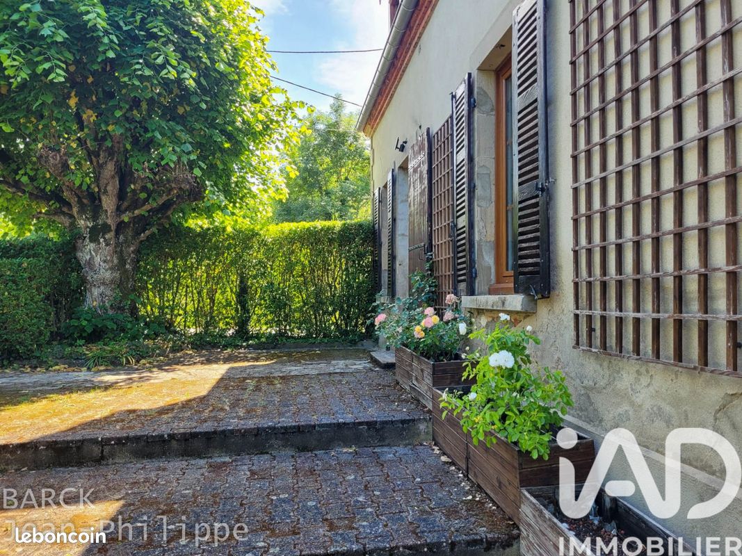 Maison 6 pièces 145 m² · à Durdat-Larequille · 145 m² · 155 000 €