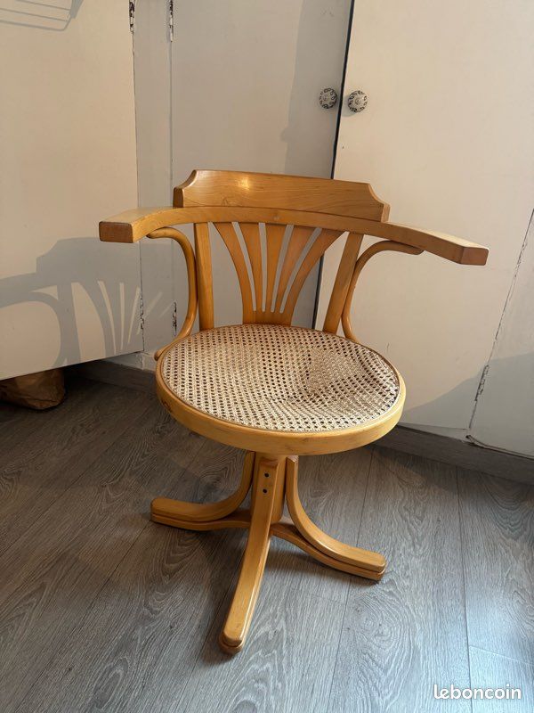 Chaise pivotante Thonet (image 1)