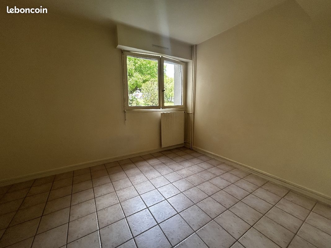 Appartement 1 pièce 14 m² · à Palaiseau · 14 m² · 580 €