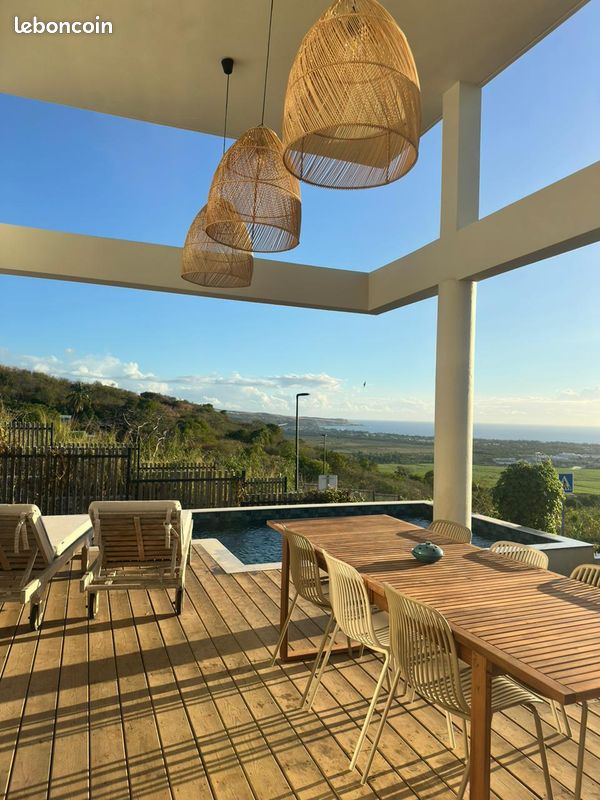Maison 4 pièces 126 m² · à Saint-Paul · 126 m² · 2 700 €