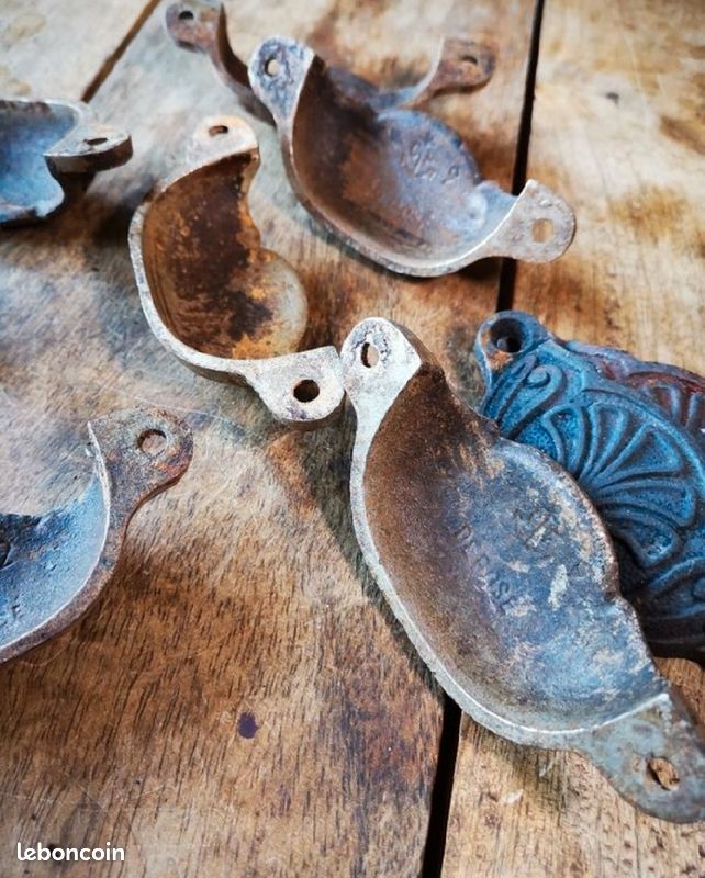 Rare ancienne poignée coquille fonte pour vieux meubles vintage ou tiroir (image 2)