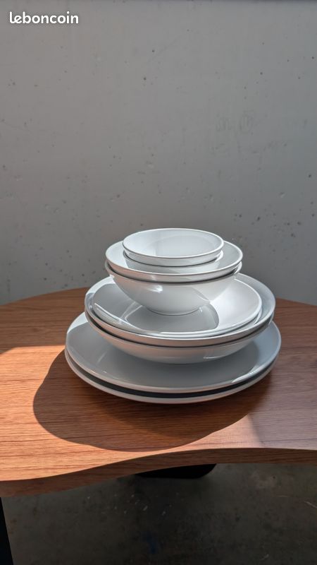 Lot d'assiettes Ikea (image 1)