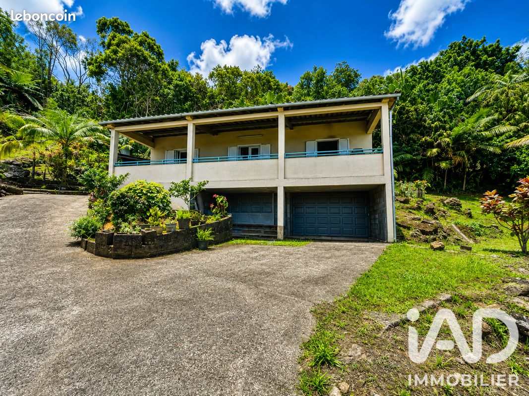 Maison 4 pièces 100 m² · à Petite-Île · 100 m² · 200 000 €