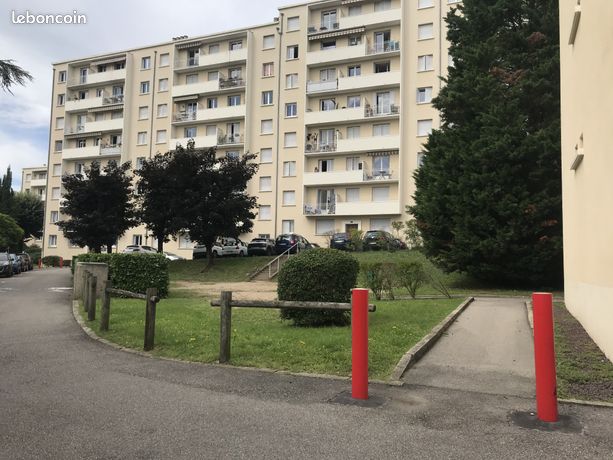 https://img.leboncoin.fr/api/v1/lbcpb1/images/28/83/ec/2883ec7da3da53e4e71c8cb0bf47c1adf47aa0c8.jpg?rule=ad-image