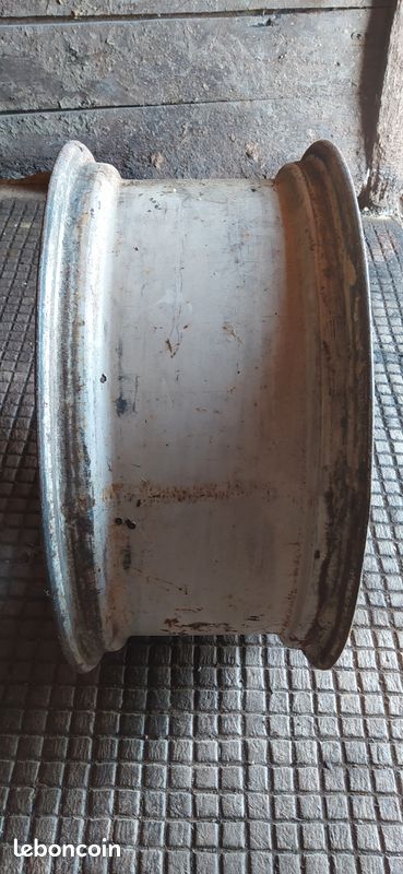 Jante de tracteur agricole (image 2)