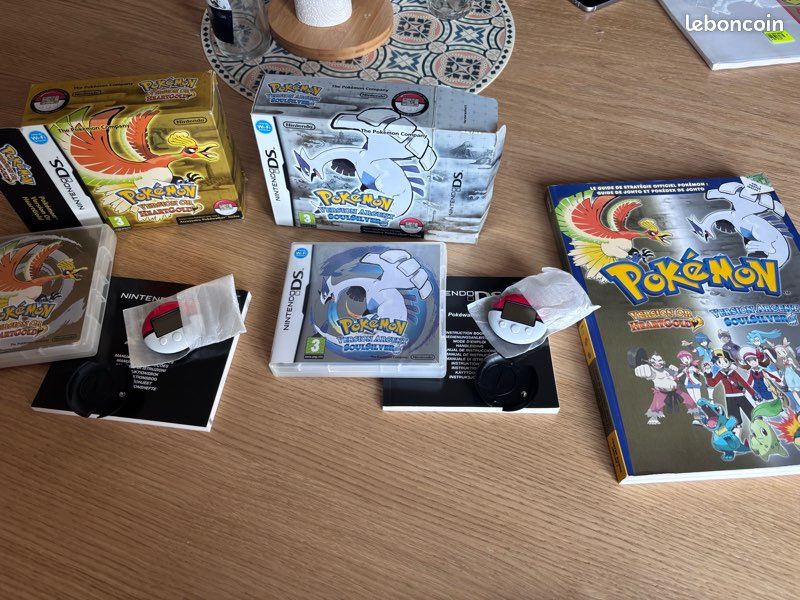 Pokémon Or HeartGold + Argent SoulSilver – DS – 2 Pokéwalker + Guide officiel (image 1)