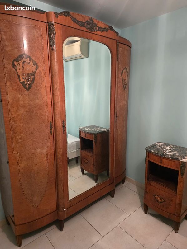 Table de chevet ancienne Empire en noyer avec tiroirs, Vénétie, Italie, XIXe siècle