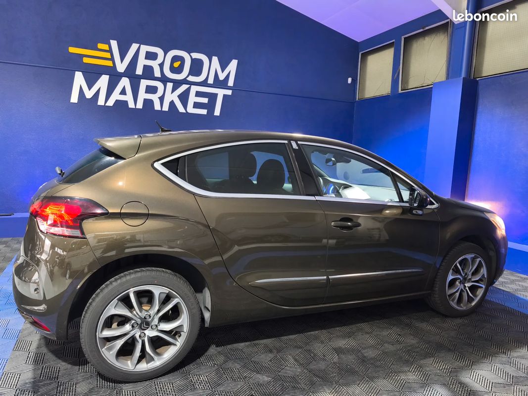 CITROEN DS4 1.6 200ch Sport Chic - 2012 - 104001 km - Faible kilométrage (image 7)