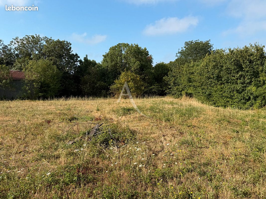 Terrain 389 m² · à Lagord · 389 m² · 240 000 €