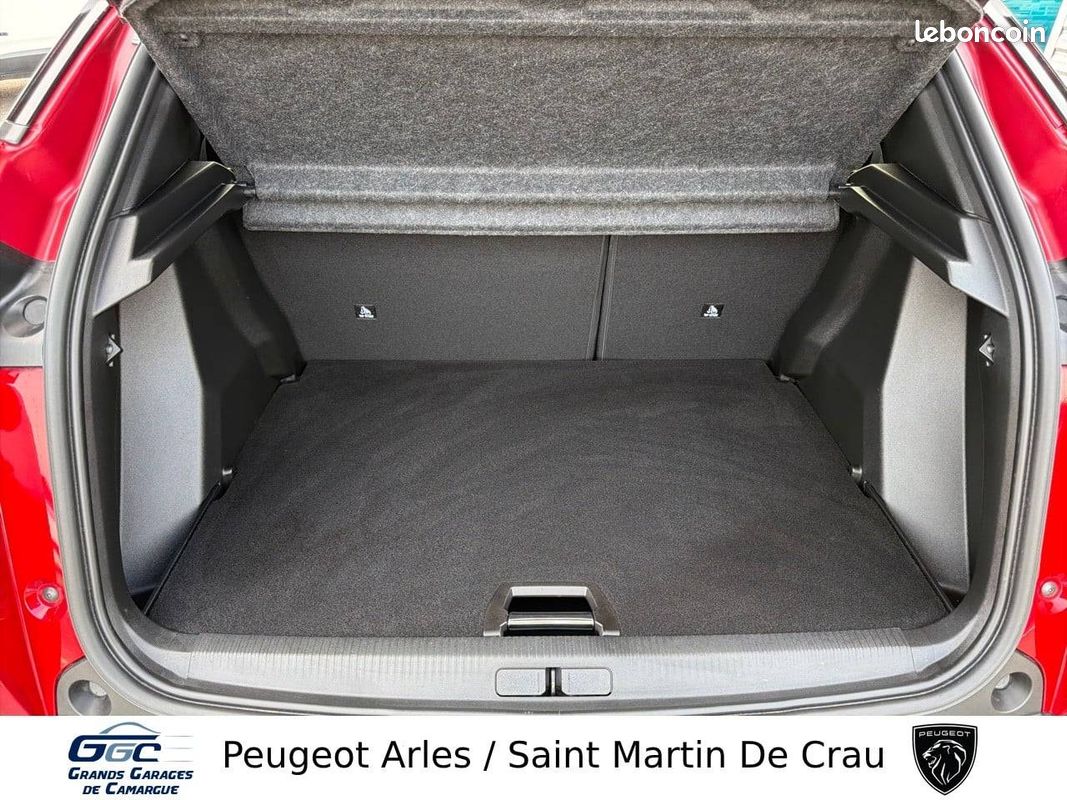 PEUGEOT 2008 Hybrid 145 e-DCS6 GT (image 6)