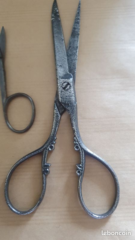 3 paires de ciseaux anciens Nogent (image 4)