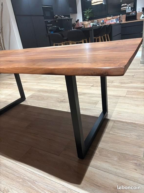 Table a manger (image 1)