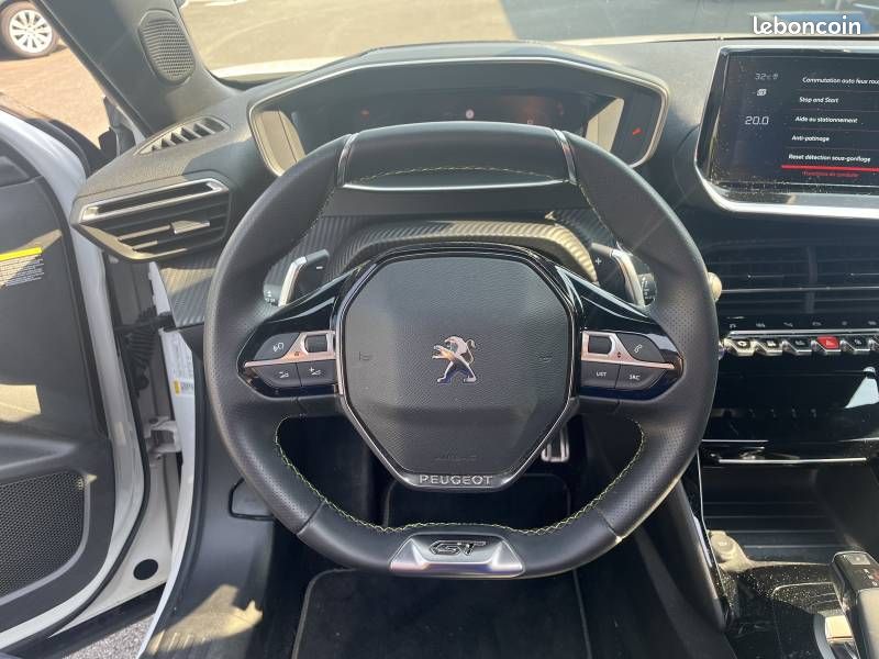 Peugeot 2008 BlueHDi 130 S&S EAT8 GT (image 15)