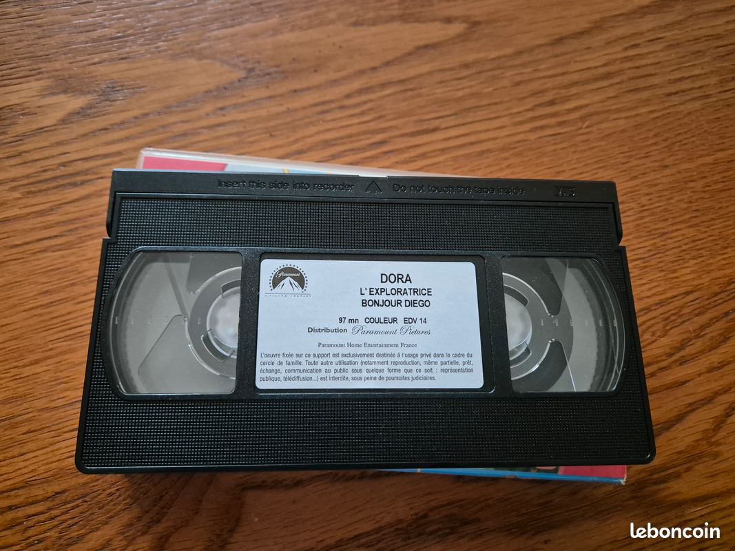Dora Bonjour Diego VHS (image 2)
