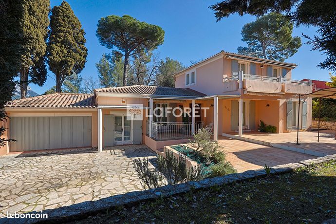 Maison 6 pièces 126 m²