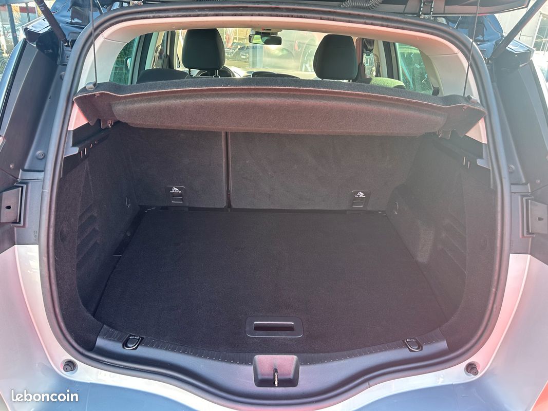 Renault Scénic 1.7 L Blue-DCi 120 CH "Limited" (image 6)