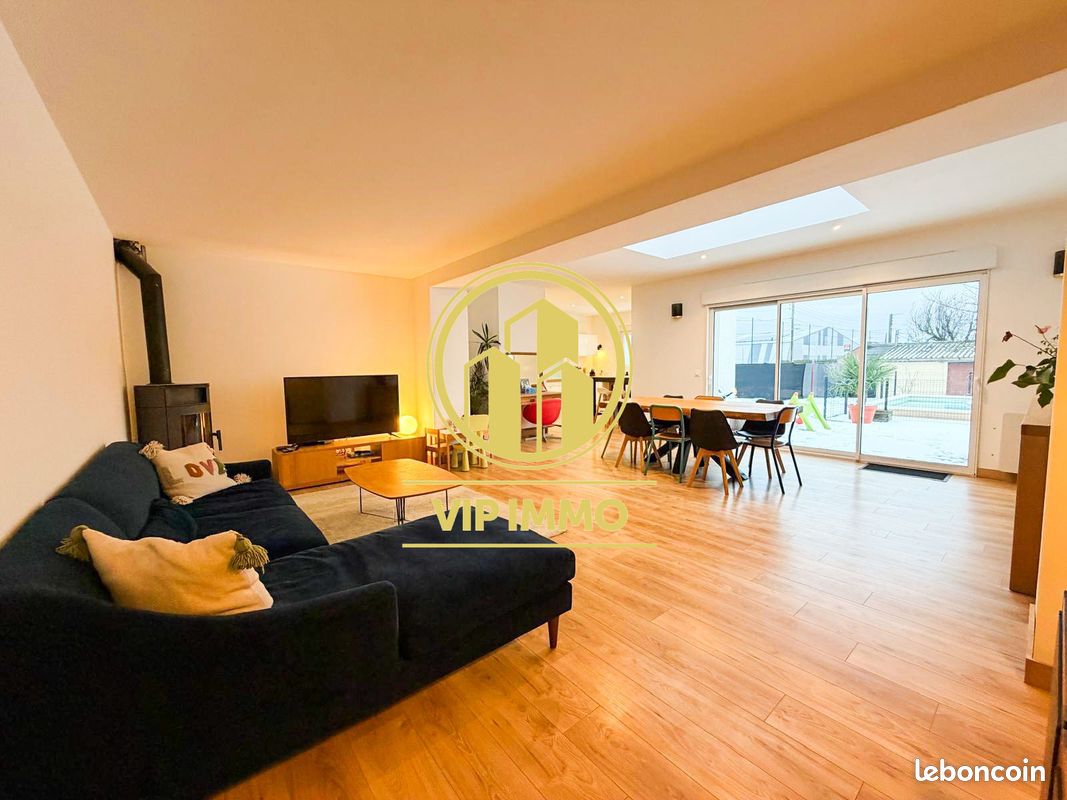 Maison 8 pièces 142 m² · à Ronchin · 142 m² · 399 000 €