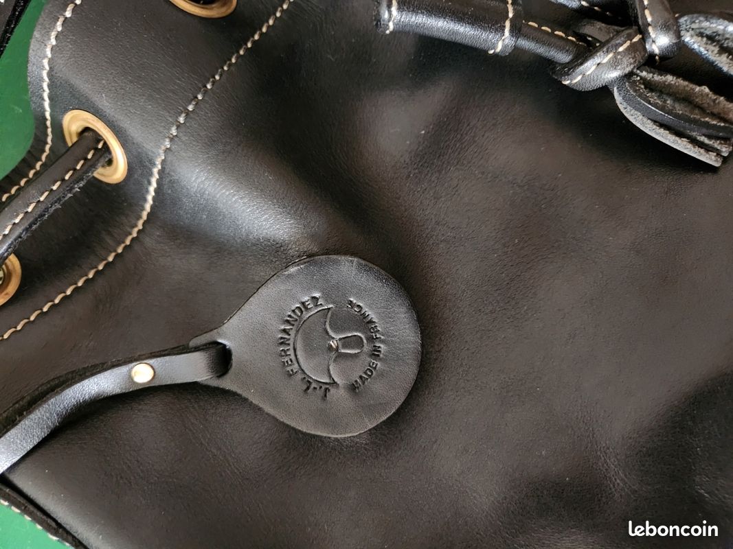 Sac à bandoulière seau en cuir noir vintage 1980's Jean Louis Fernandez (image 8)