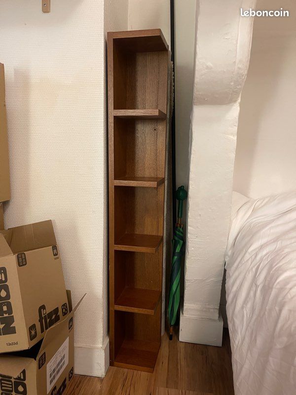 Petite étagère pour CD/DVD ou livres de poches (image 1)