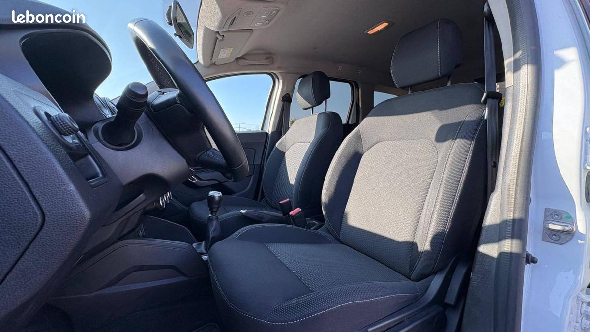 Dacia Duster Blue dCi 115 4x2 15 ans (image 11)