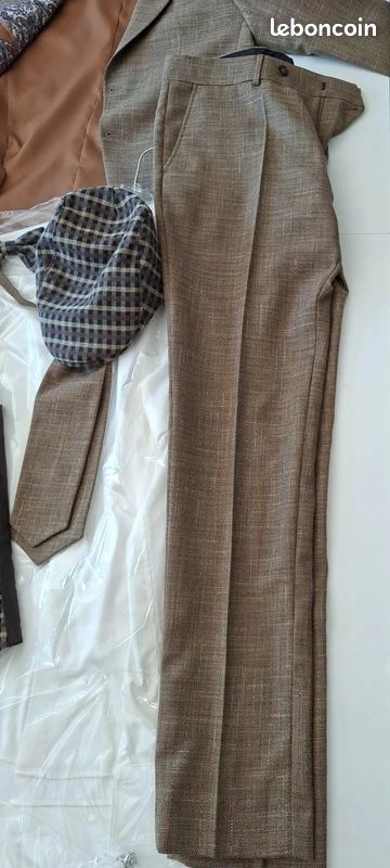 Costume mariage complet – 2 gilets + accessoires – état neuf (image 7)
