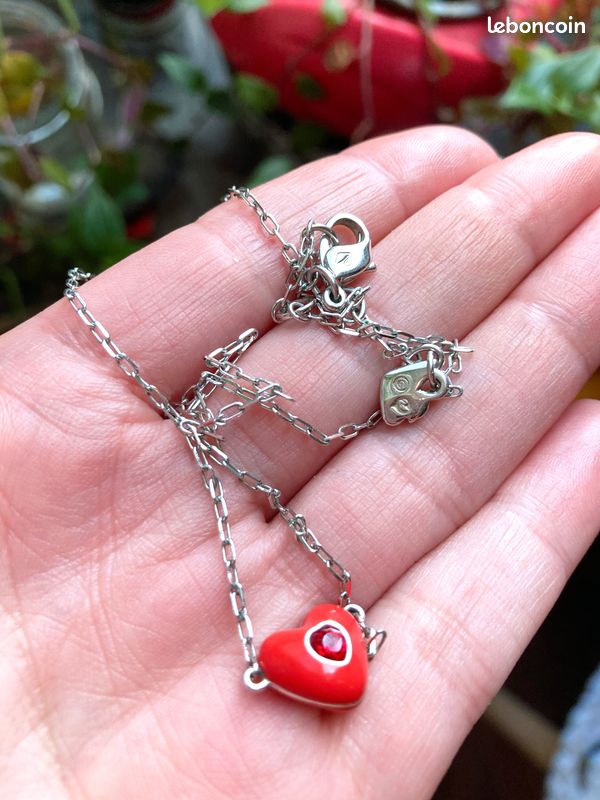 Collier Swarovski en argent à petit coeur rouge émail Saint