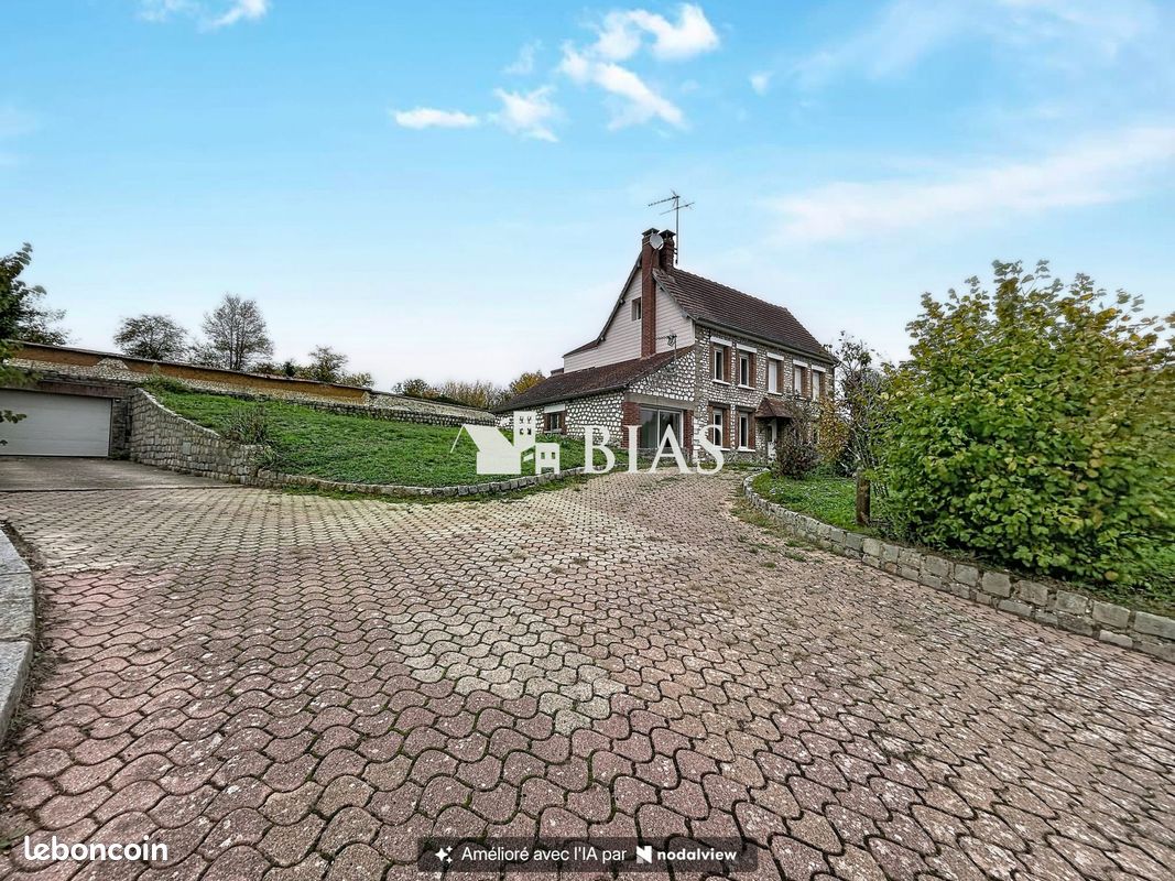 Maison 7 pièces 155 m² · à Saint-Étienne-du-Vauvray · 155 m² · 1 200 €/mois