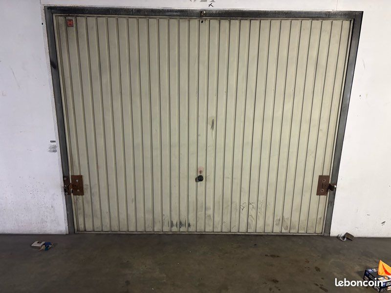 Garage fermé / centre ville de Creil · 14 000 €
