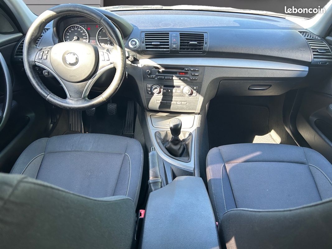 BMW SERIE 118D EDITION BLACK AND WHITE 143Ch Garantie 12 mois (image 2)