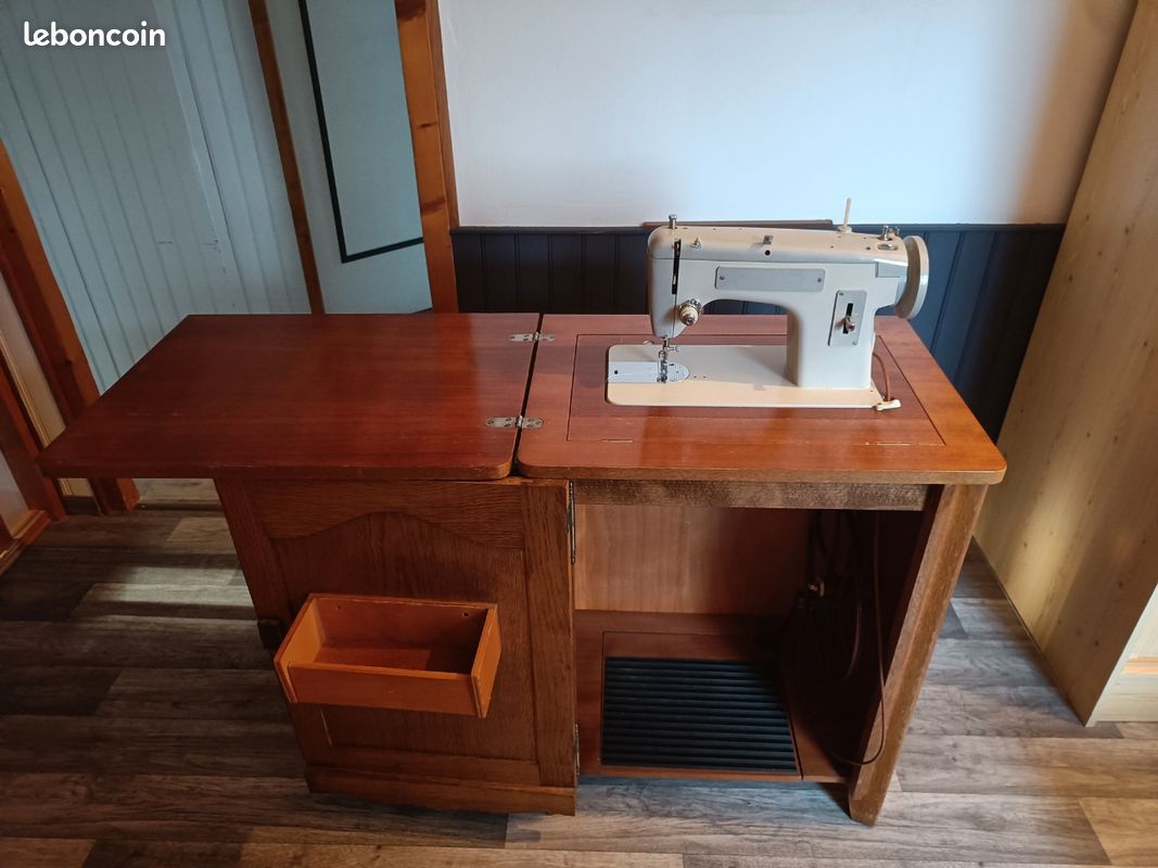 Machine à coudre mécanique 1968 (image 1)