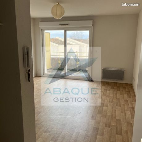 https://img.leboncoin.fr/api/v1/lbcpb1/images/28/92/b9/2892b97c7ce34a5b13b0f677a471f618089856ed.jpg?rule=ad-image