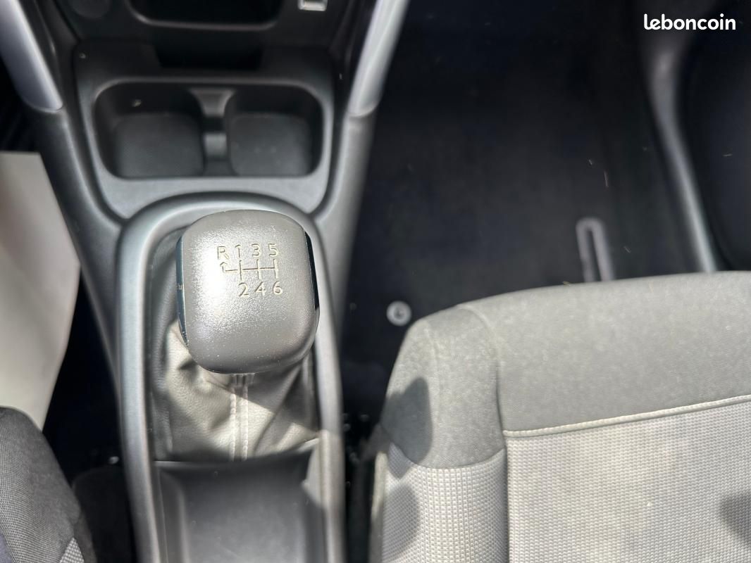 Citroën C3 Aircross BUSINESS BlueHDi 100 S&S BVM6 Feel (image 14)