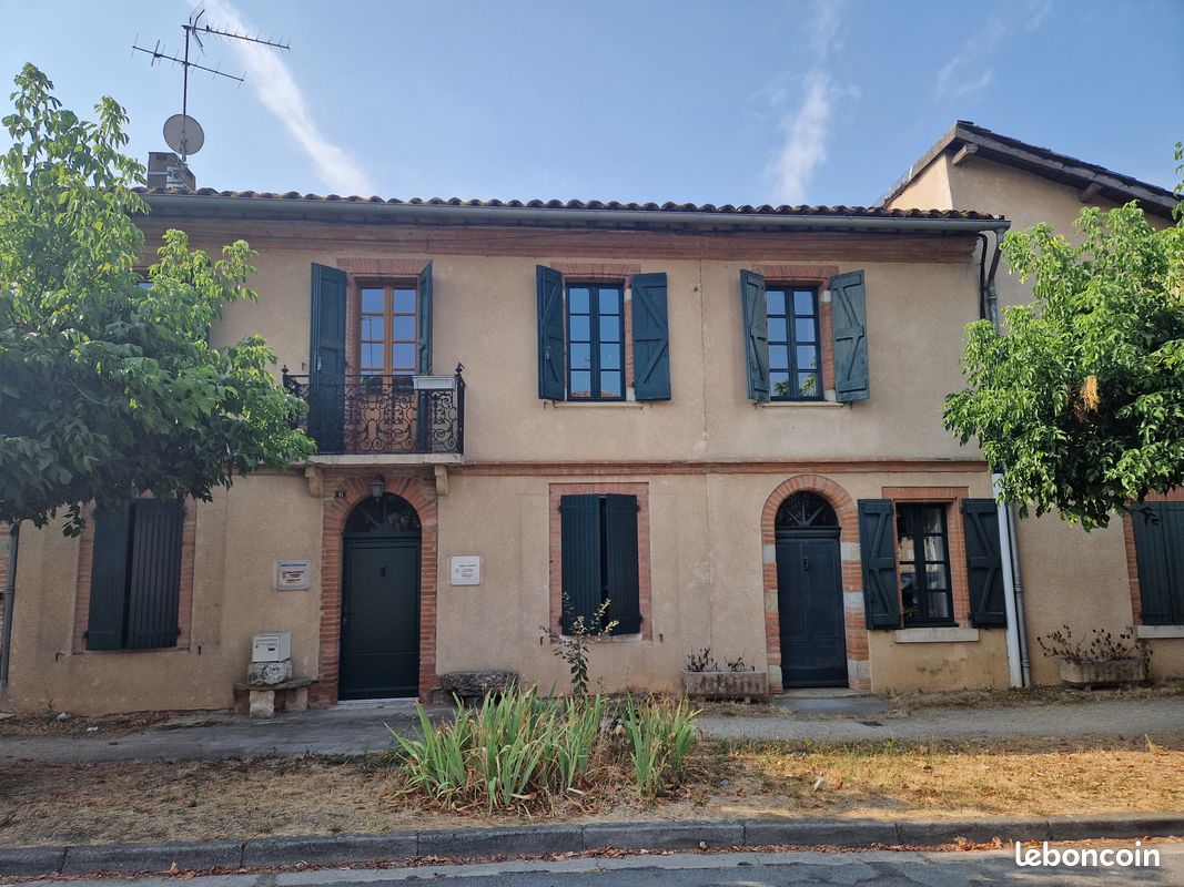 Maison 8 pièces 250 m² · à Lisle-sur-Tarn · 250 m² · 360 000 €