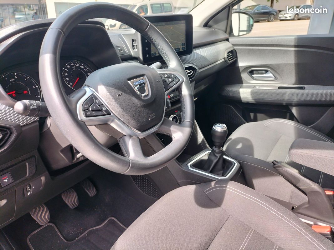 Dacia sandero 1.0 tce 90 confort (image 28)