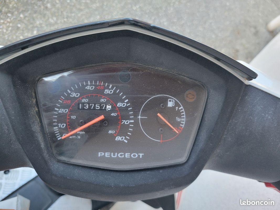 Scooter peugeot kisbee motul 50cc (image 1)