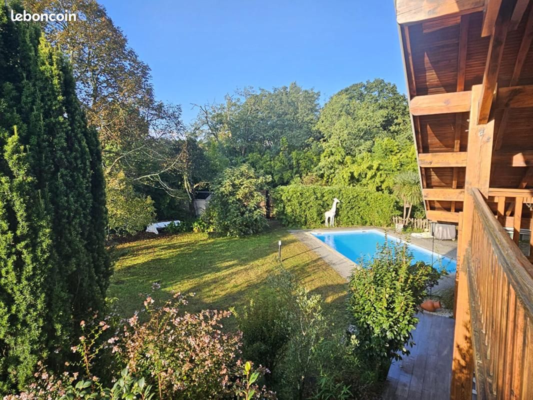 Maison 7 pièces 172 m² · à Ychoux · 172 m² · 422 000 €