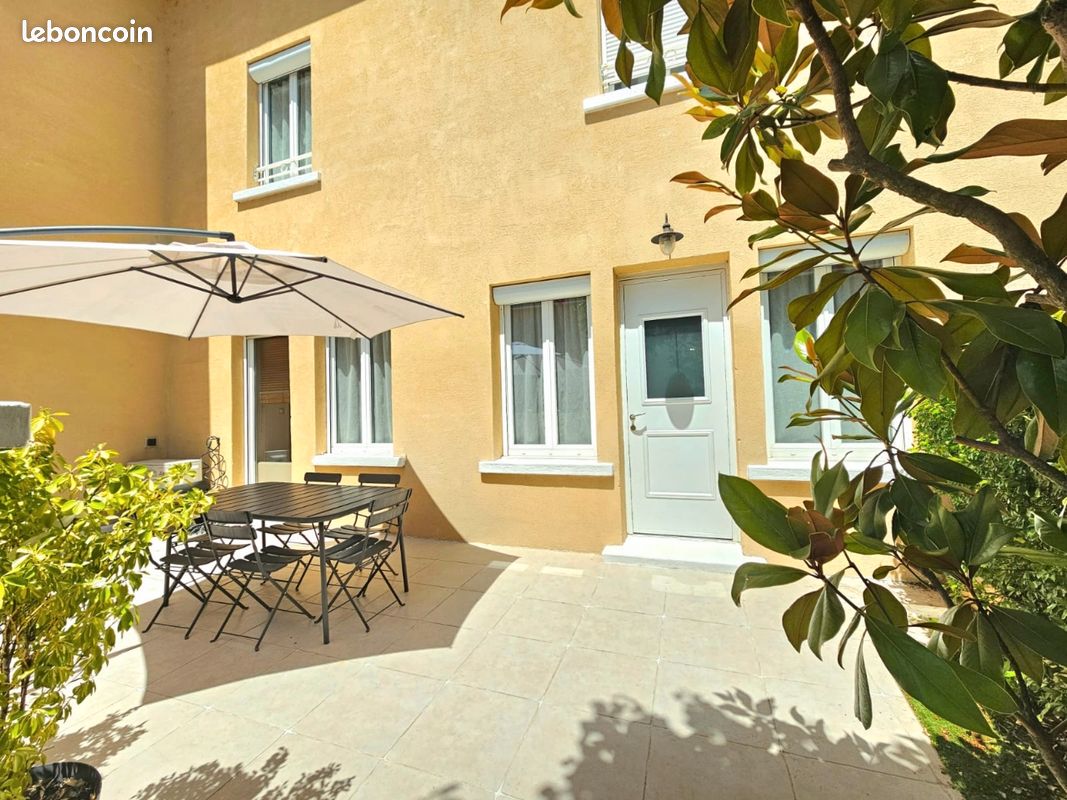Maison 5 pièces 122 m² · à Jassans-Riottier · 122 m² · 290 000 €