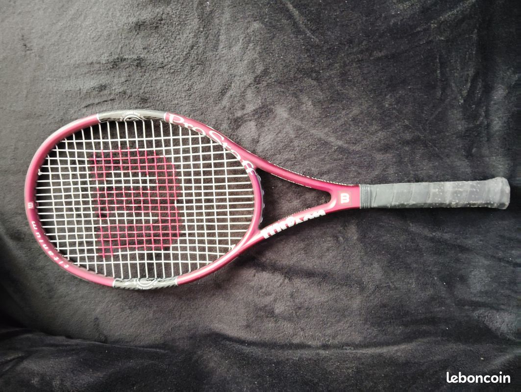 Raqueteira Wilson Super Tour Pro Staff 9R em Promoção na