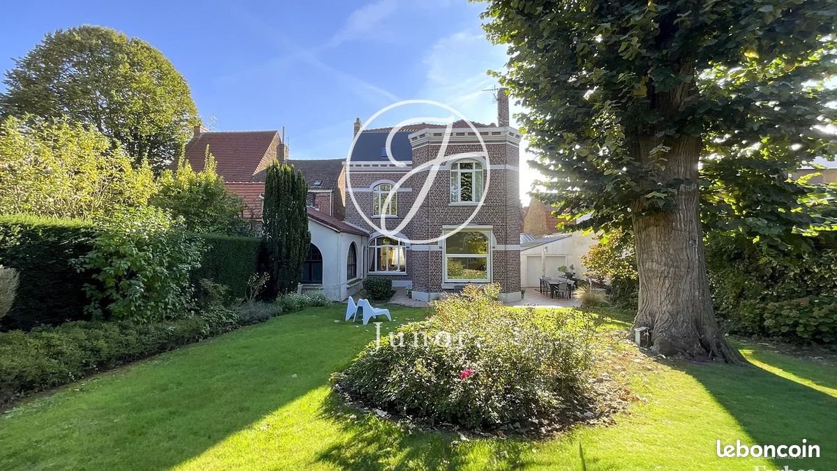 Maison 8 pièces 334 m² · à Hazebrouck · 334 m² · 650 000 €