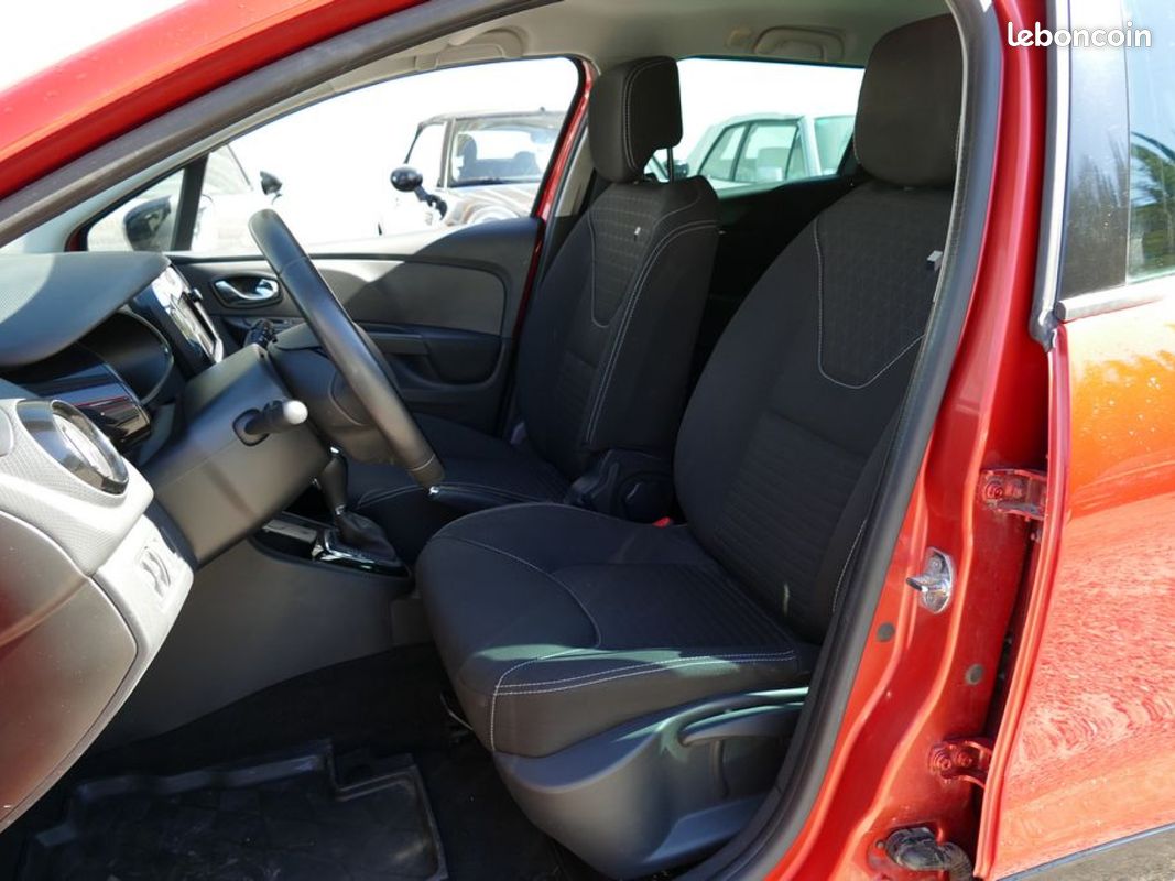 RENAULT CLIO IV ESTATE 1.2 TCE 120 Ch LIMITED EDC 35990KM (image 11)