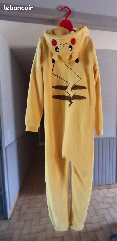 Combinaison pyjama pikachu (image 2)