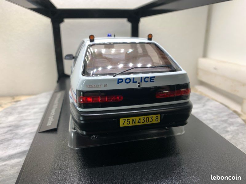 Triple9 1:18 Renault 19 Année De Construction 1994 Britanique Vert Metallique T9 1800450