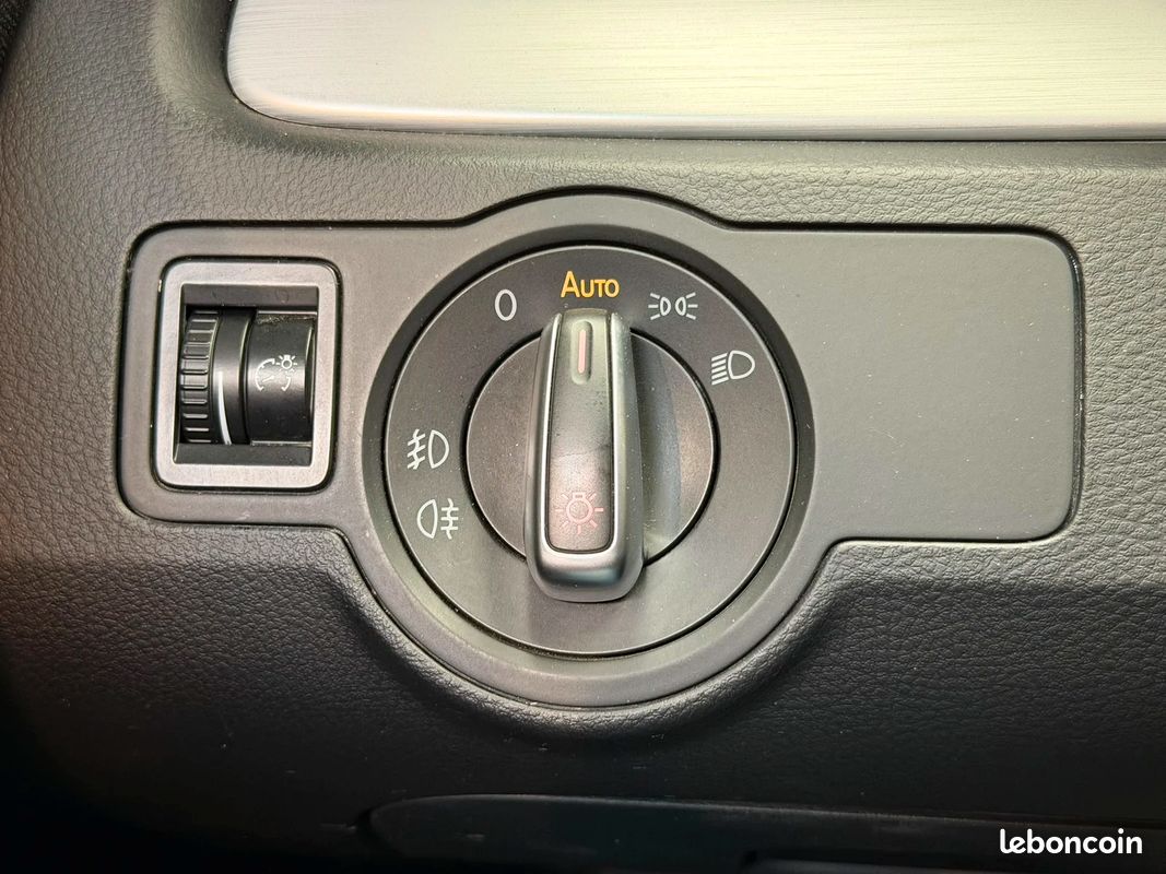 Volkswagen Passat CC 2.0 TDI 150ch BVM6 Business - Entretien à jour - Carplay - Embrayage et distribution Neuf - Radar AV/AR - Sièges électriques (image 24)
