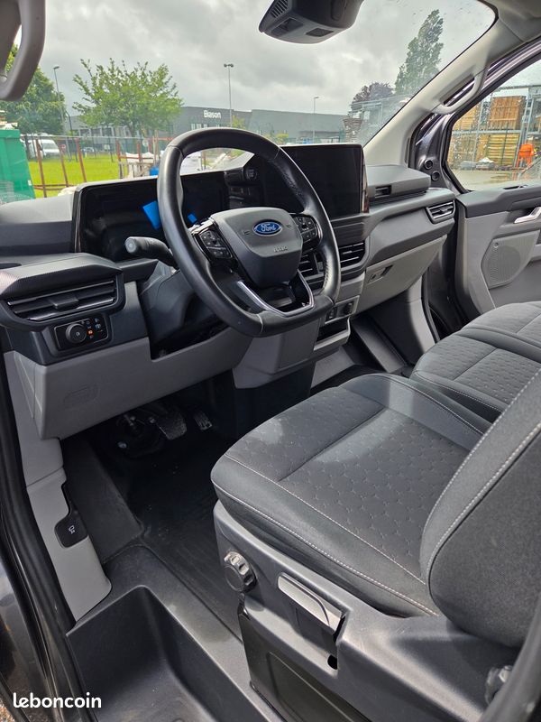 Ford Transit Custom Fourgon 300 L2 H1 2.0 EcoBlue 170 ch BVA8 Limited – 59 800 km – TVA récupérable – 34 990 TTC (image 4)