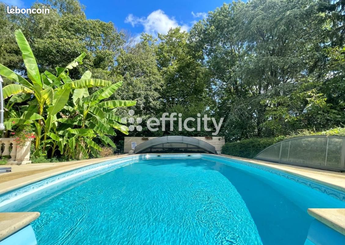 Maison 10 pièces 400 m² · à Varennes-Vauzelles · 400 m² · 550 000 €